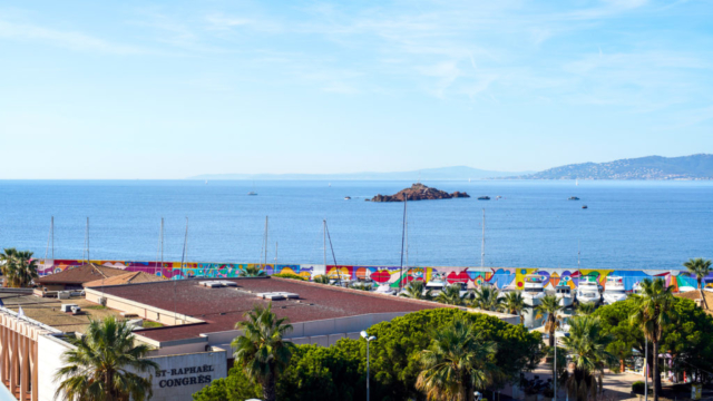 Vue du Nouveau Monde dans le port de Saint-Raphaël