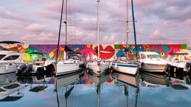 Le Nouveau Monde dans le port Santa Lucia de Saint Raphaël